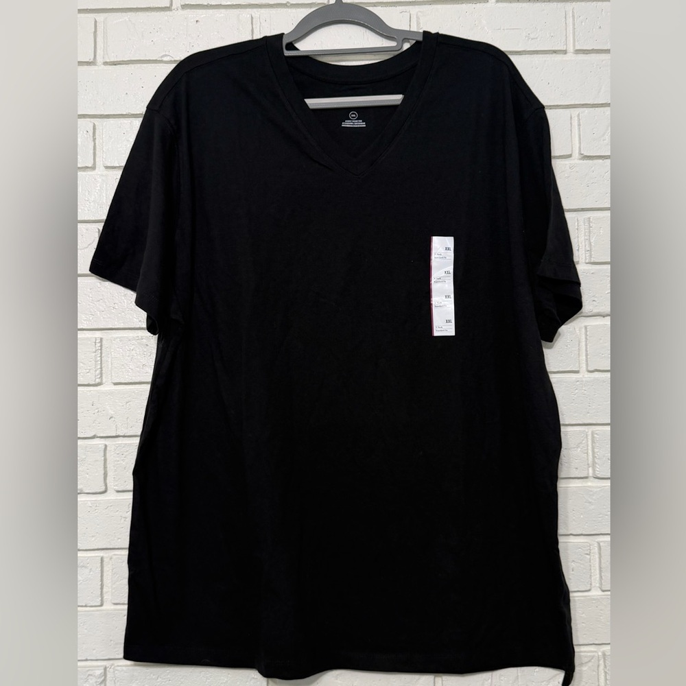 Men’s Goodfellow Black V-neck tee. Size XXL. NWT